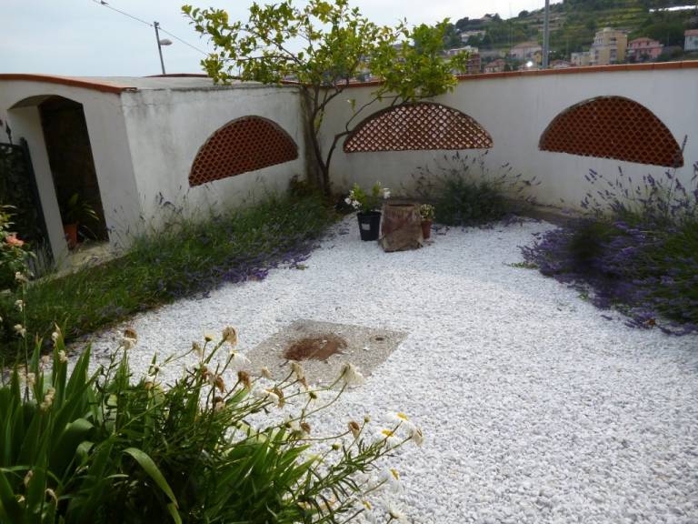 Villa with yard & barbecue — photo 5