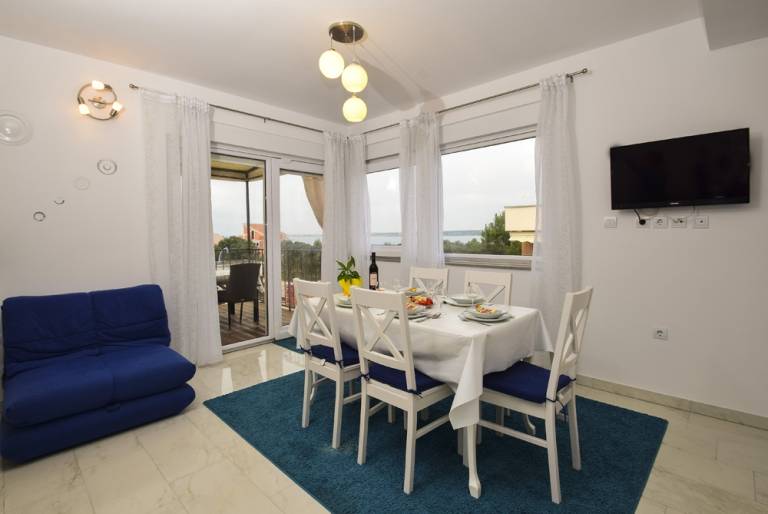 Ferienwohnung in Zaton (Zadar) mit Meerblick, Balkon, Klimaanlage, W-LAN (685-2) — photo 5