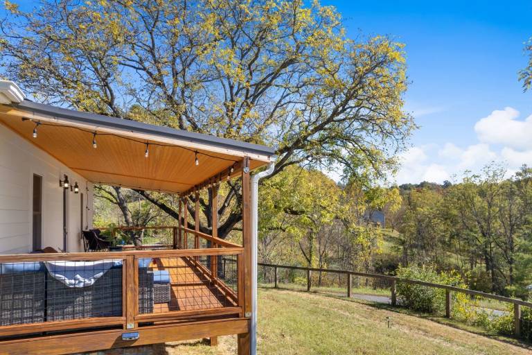 Farmhouse  Mars Hill