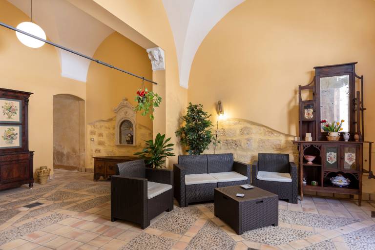 Family-oriented lovely vacation home with fast internet, grill & terrace | City view | Pet-friendly — photo 4