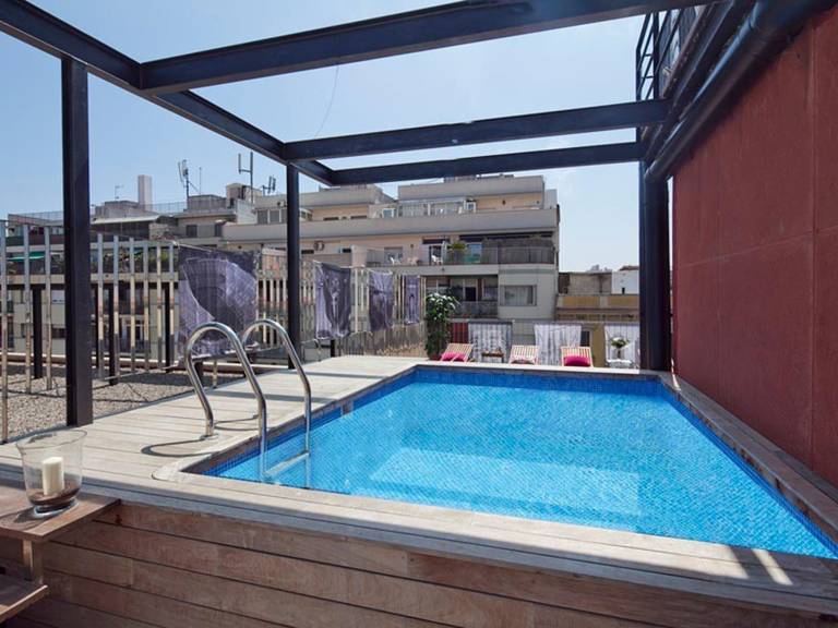 Barcelona Apartment in Arc de Triomf with Pool