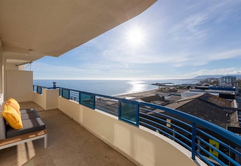 Rental apartment with terrace & pool | Sea view in Marbella
