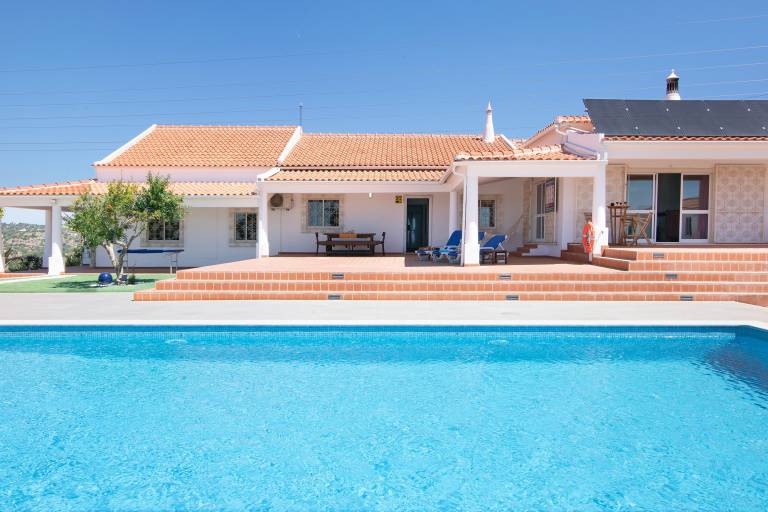 House with fast internet, terrace & barbeque | Sea view | Good for workation in Albufeira