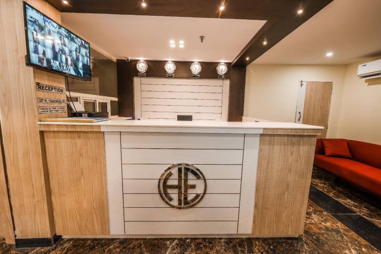 HOTEL HOLIDAY EXPRESS