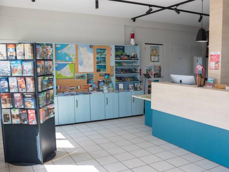 Family-friendly beautiful mobile home with patio | Beach nearby | Dogs allowed — photo 2