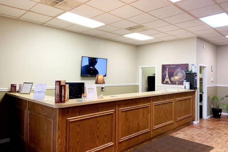 PARIS INN & SUITES — photo 4