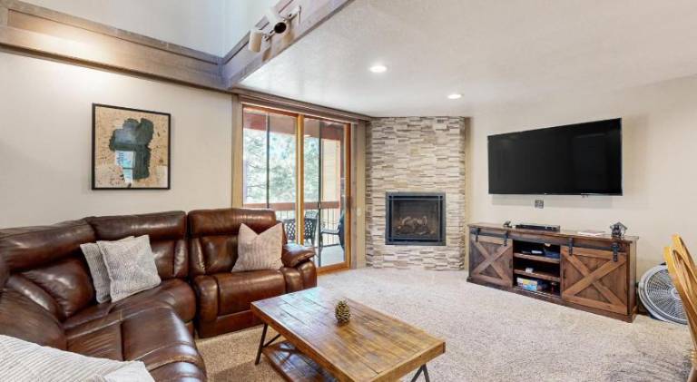 Lovely holiday apartment with pool & hot tub | Pets are welcome — photo 2