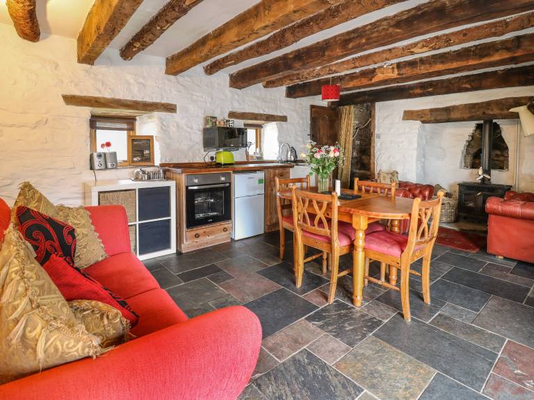 Children-friendly cottage with jacuzzi & garden | Dogs allowed — photo 4