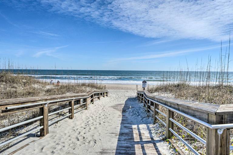 Coastal Hideaway  1/2 Mi to Beach + Boardwalk! — photo 3