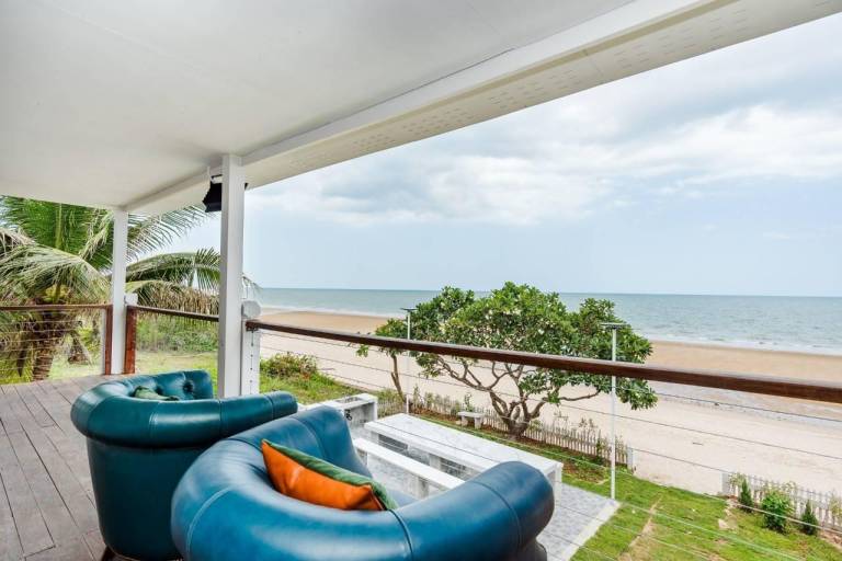 Villa with terrace, barbecue & pool — photo 4