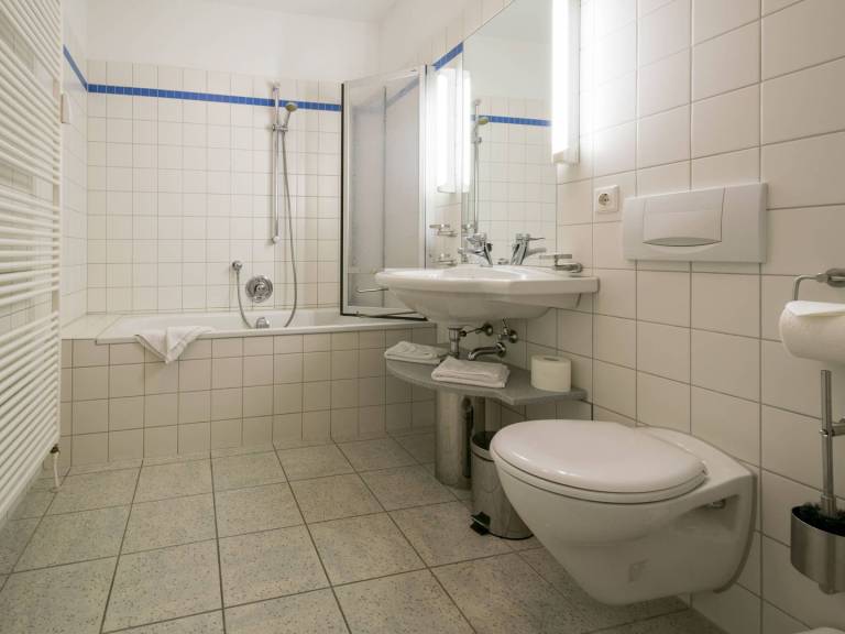 Appartement mit 1 Schlafzimmer und Balkon — photo 5