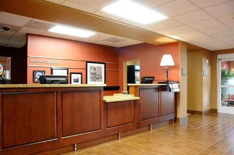 Hampton Inn & Suites Red Bluff — photo 4