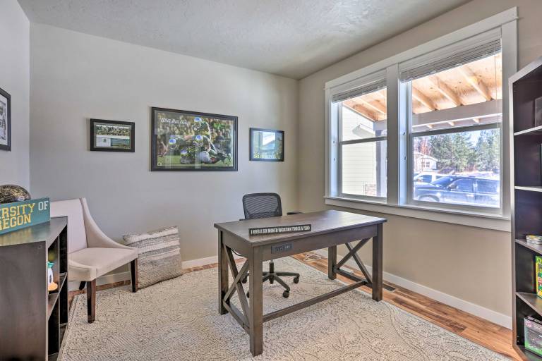 Modern Bend Home  3 Mi to Old Mill District! — photo 4