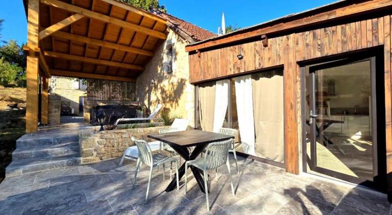 Vacation home with yard, barbeque & terrace — photo 5