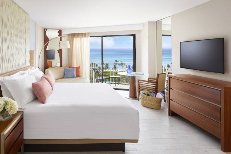 Resort  Paradise Island