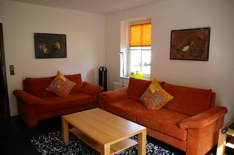 Apartment with patio, BBQ & garden — photo 4