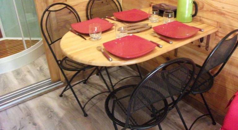 Nice lodge with BBQ, yard & patio | Pet-friendly — photo 4