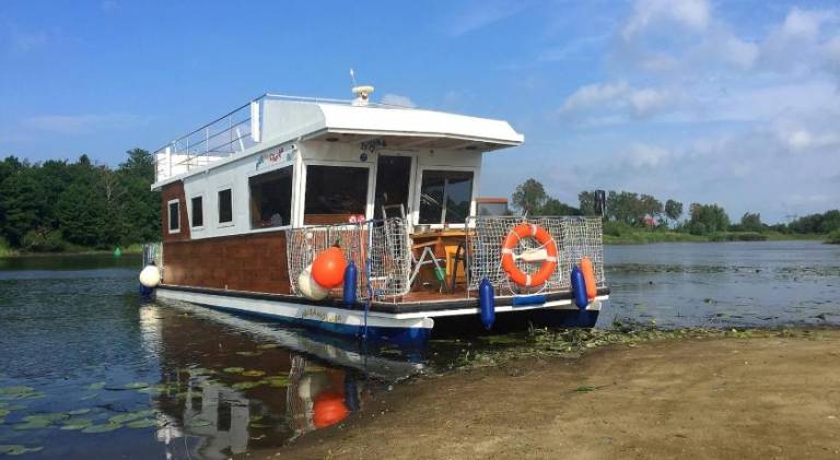 HOUSEBOAT Mazury Frajda in Gizycko