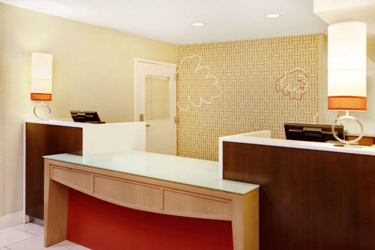 MainStay Suites Chicago Schaumburg — photo 5