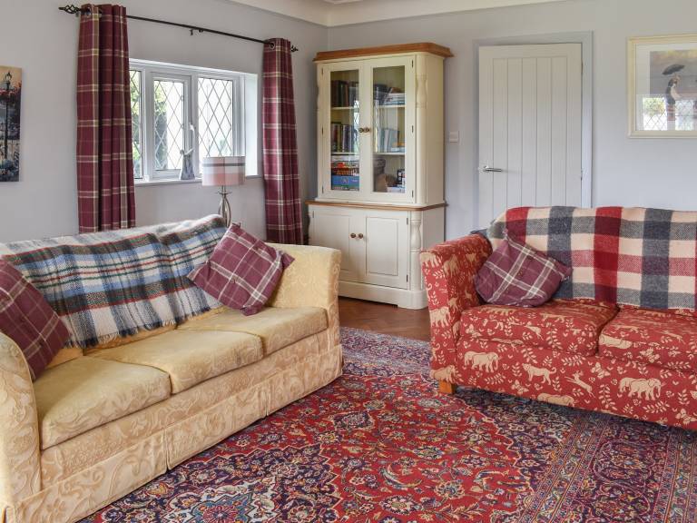 Cottage with garden | River view — photo 4
