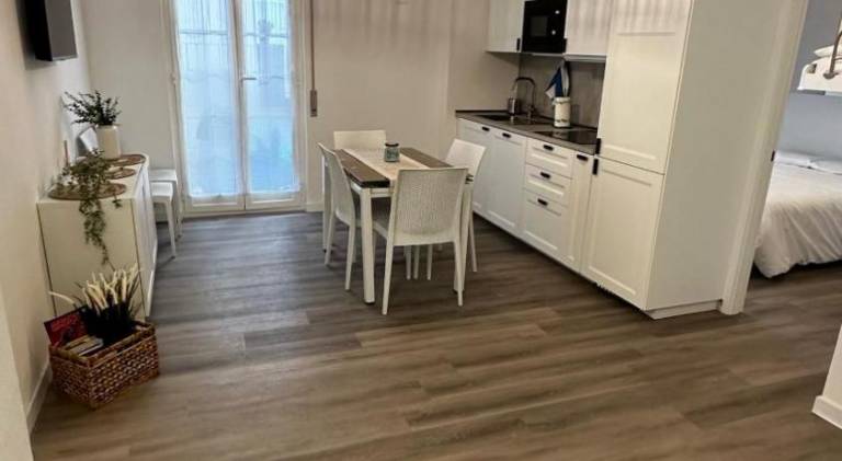House with 2 rooms for 7 persons in Laigueglia