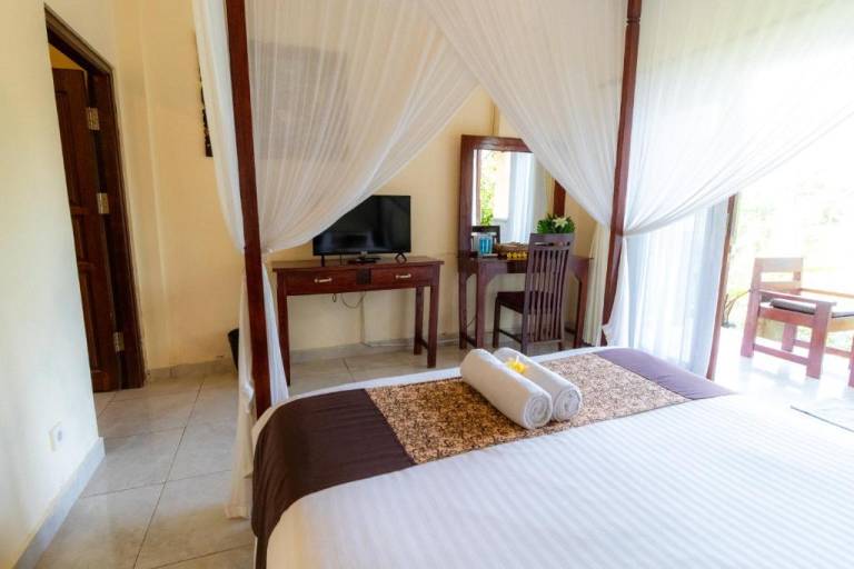 Family-friendly charming dedicated room with pool | Pets allowed — photo 4