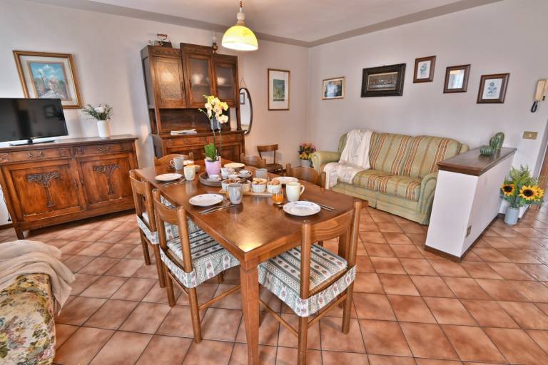 House with terrace — photo 3