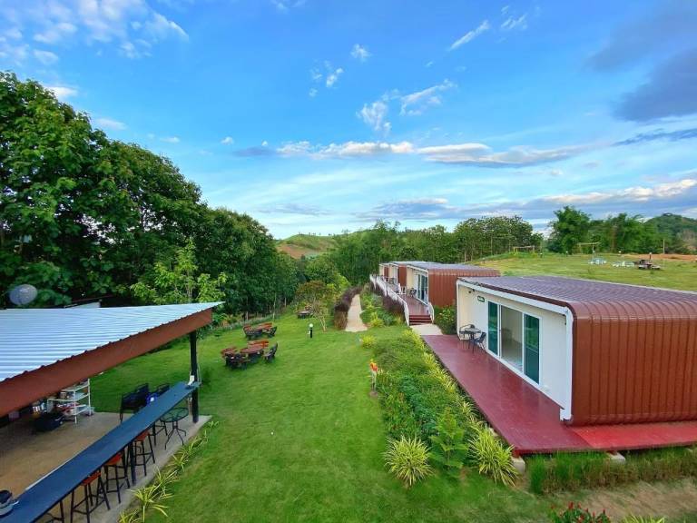 Vacation Home Near a Small Garden — photo 2