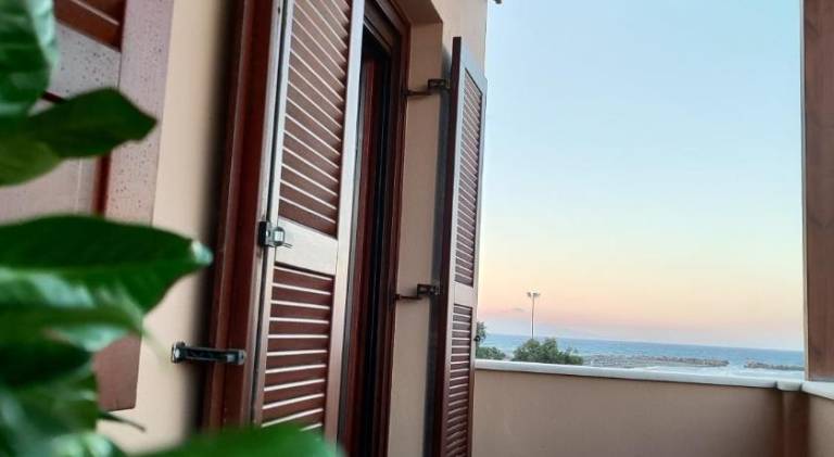 Villa with terrace & garden — photo 5