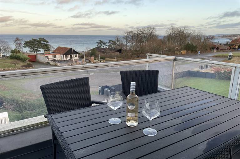 Lovely rental apartment with patio & BBQ | Sea view | Beach nearby | Dogs allowed in Allinge