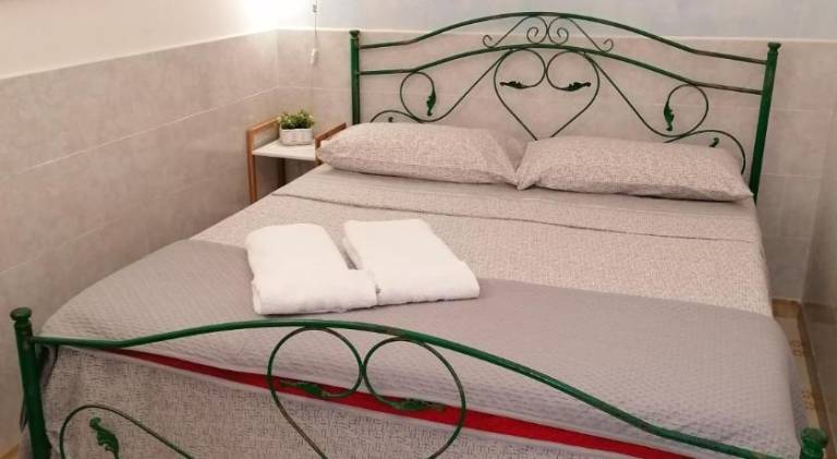 Rental apartment with terrace & garden — photo 2