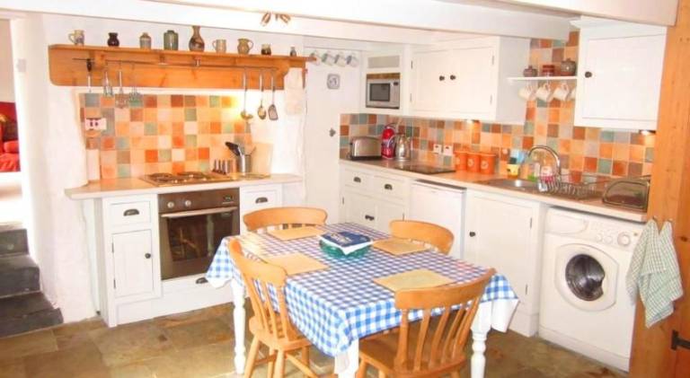 House with 2 rooms for 4 persons — photo 2