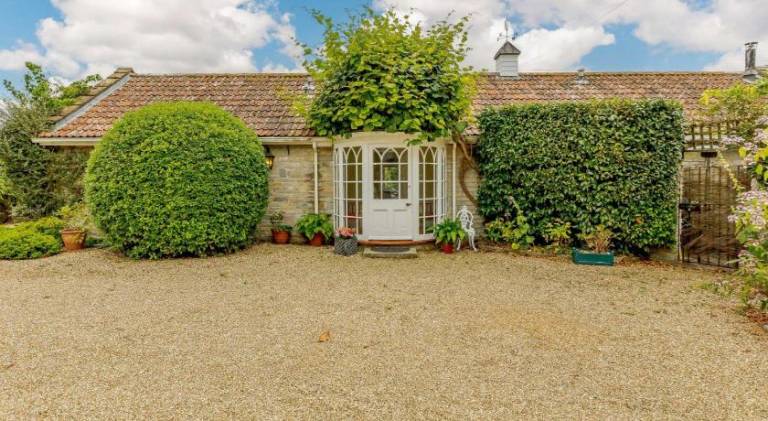 House  Compton Dundon