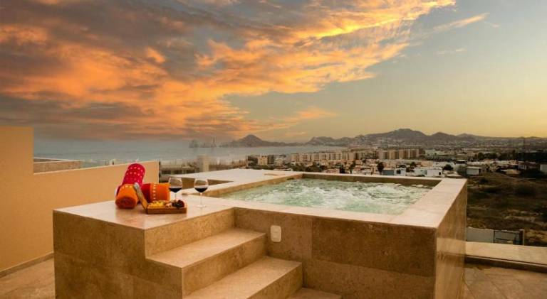 Ample rental apartment with pool & hot tub | Dogs allowed in Cabo San Lucas