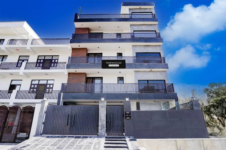 Super Townhouse Sector 143B Noida in Noida