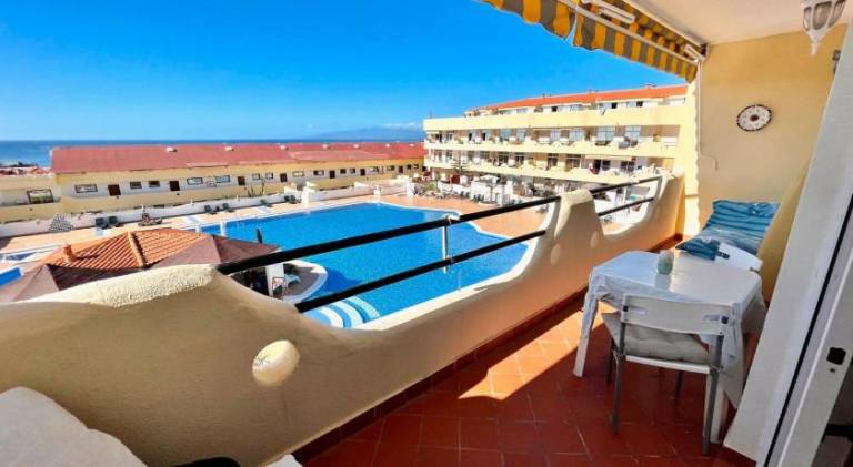 Rental apartment with terrace & private pool in Adeje