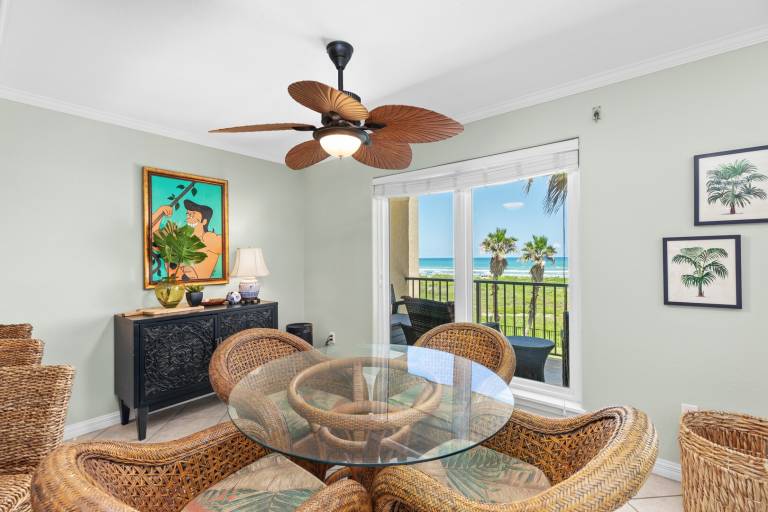 Condo with private pool — photo 4