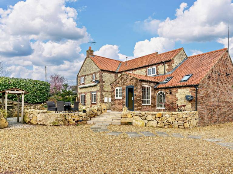 5 Bed in Sherburn in Elmet 91355