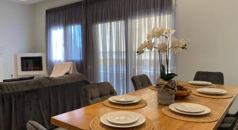 Apartment with terrace & hot tub in Volos