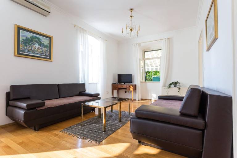Fully equipped charming rental apartment with terrace | Beach nearby | Pets are welcome — photo 3