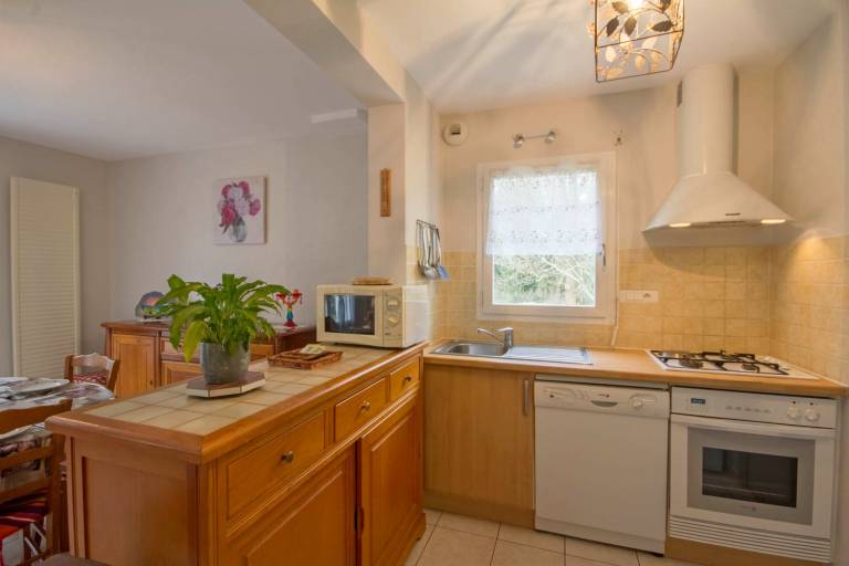 Gite with terrace, barbecue & yard — photo 4
