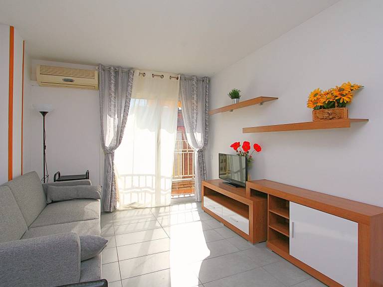 Apartment for 4, near beach - AC — photo 3
