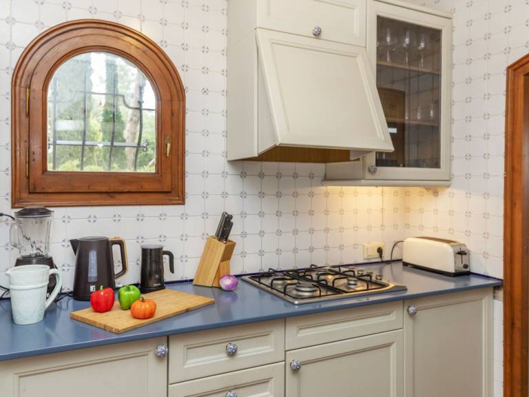 Fully equipped house with private pool, terrace & garden | Pet-friendly — photo 4