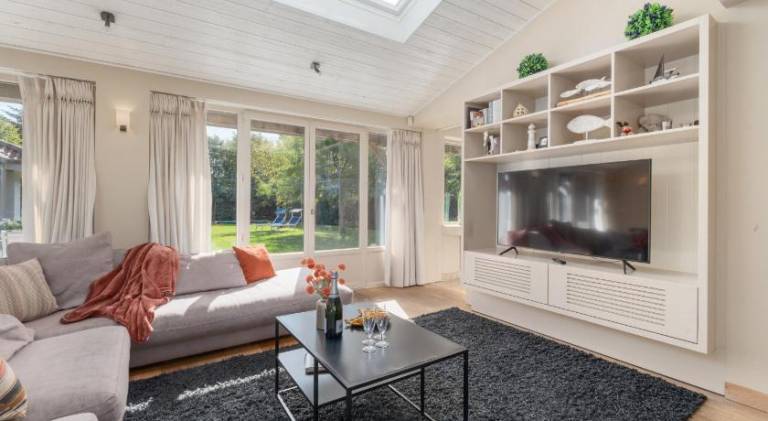 Villa Hoge Duin - spacious luxury villa with large garden — photo 2