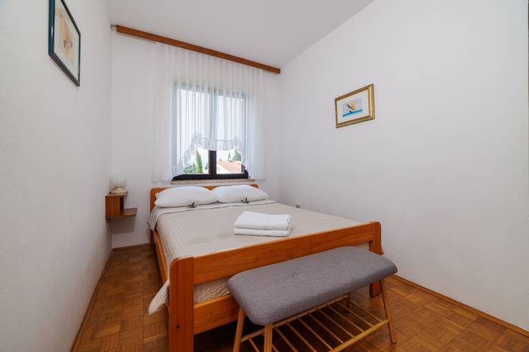 Apartment with patio, garden & BBQ | Sea view | Pets are welcome in Omisalj