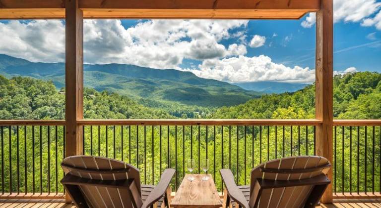 Vacation home with jacuzzi — photo 3