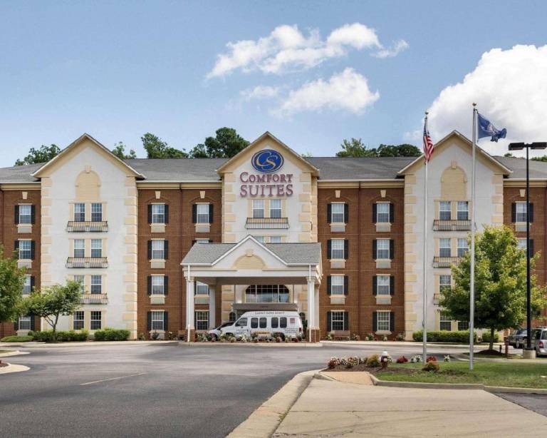 Comfort Suites Newport News Airport