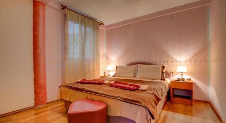Sunny Villa Apartments in Budva