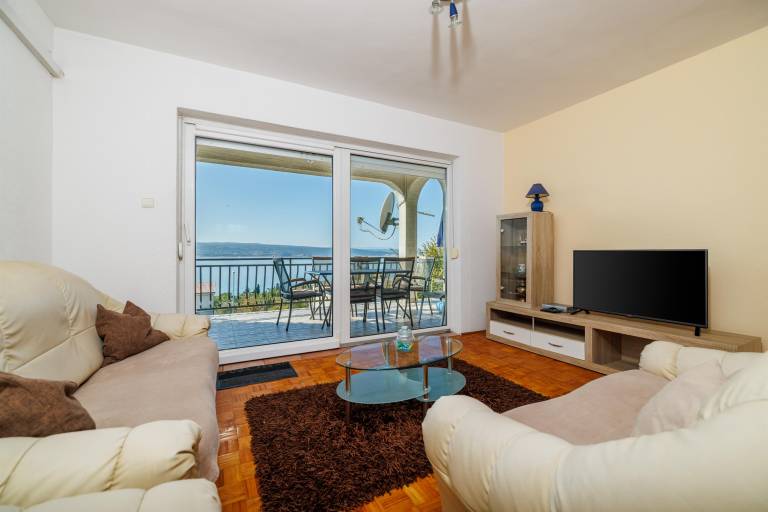 Apartment with grill & terrace | Sea view in Crikvenica