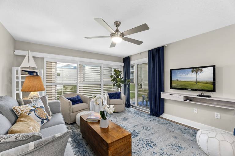 Condo Crescent Beach